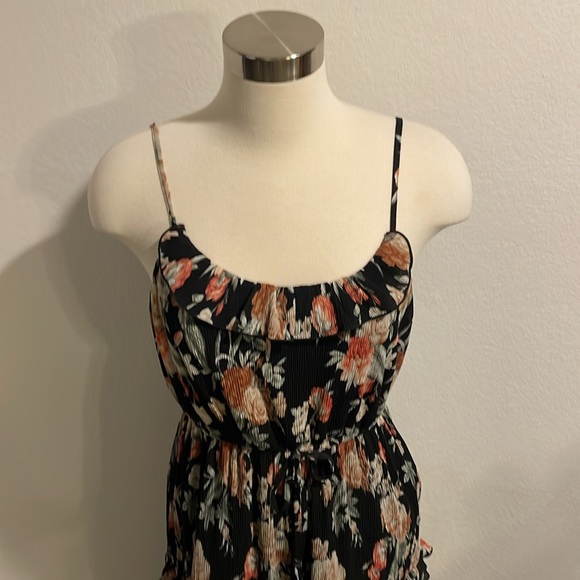 Floral Maxi Dress - Picture 2 of 7